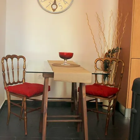 Апартаменти Bairro Alto House, By Timecooler *