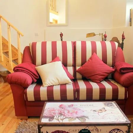 Bairro Alto House, By Timecooler * リスボン